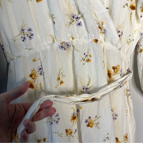 H&M Floral Cotton Midi Dress Medium Cream Wildflower Meadow Wrap Tiered Boho - Picture 6 of 9